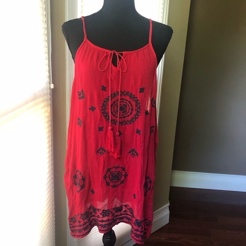 Romeo + Juliet Couture Sleeveless Top